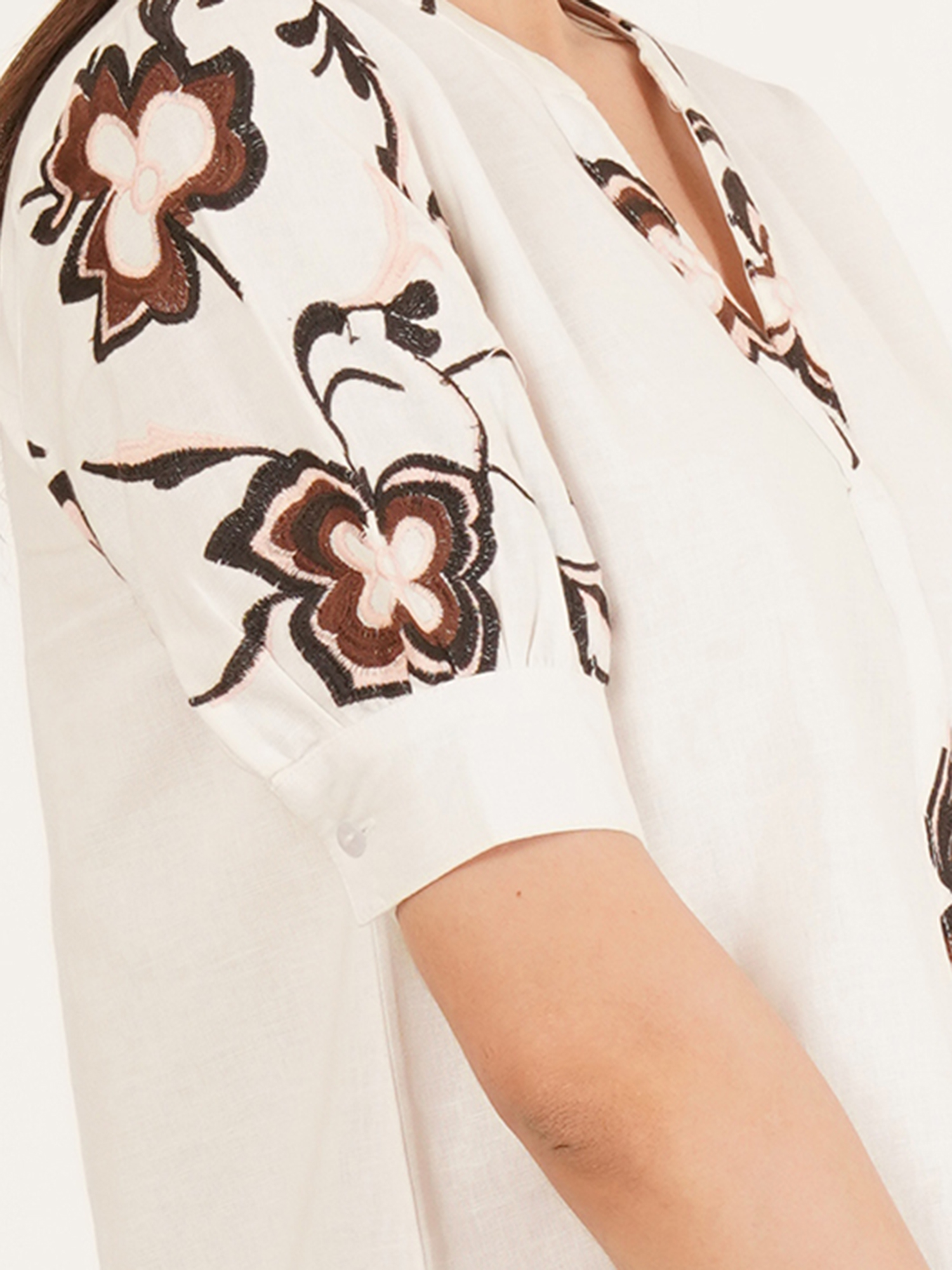 Women Embroidered Mandarin Collar Top 4