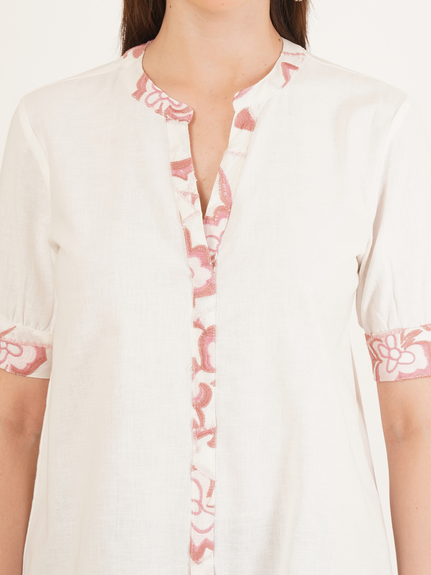 Women Embroidered Mandarin Collar Top 2