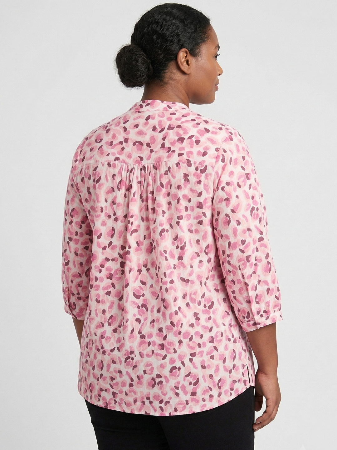Women Pink & White Cotton Printed Mandarin Collar Plus Size Top 2