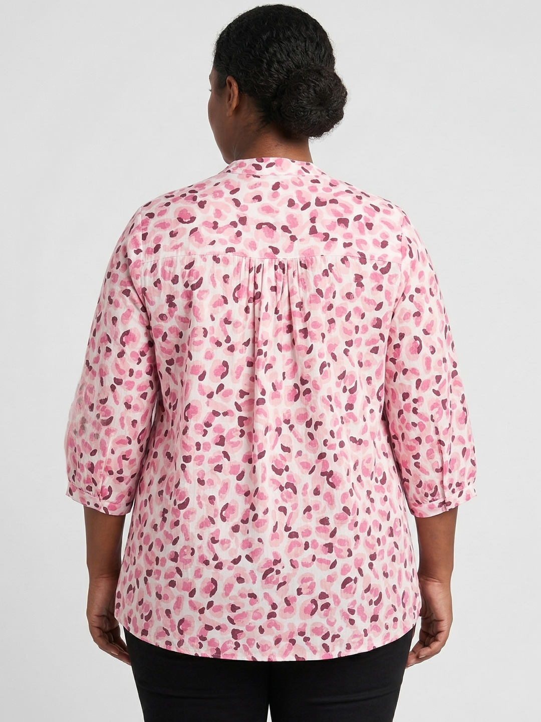Women Pink & White Cotton Printed Mandarin Collar Plus Size Top 4