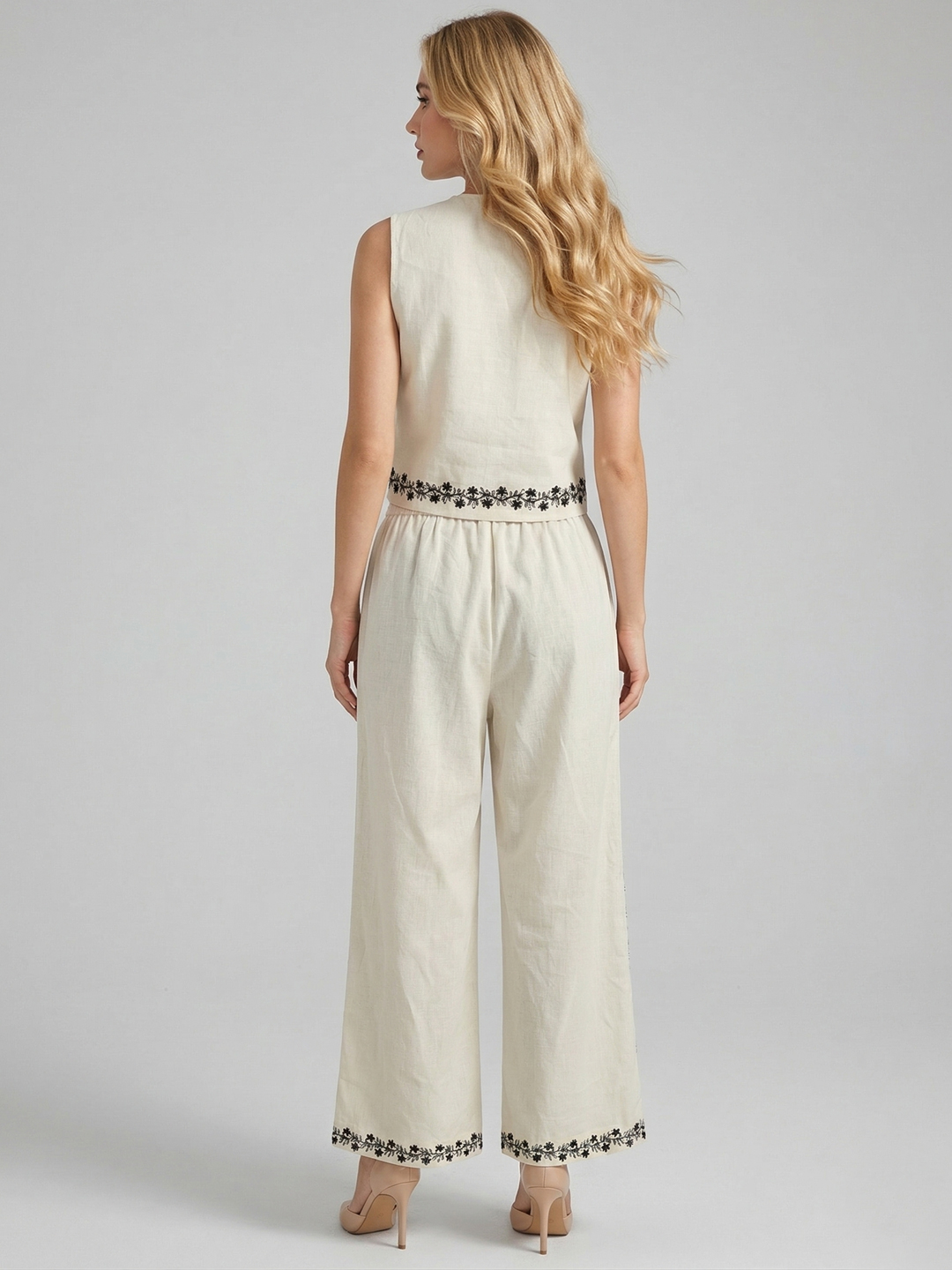 Women Off White Floral Embroidered Co-ord Set 2
