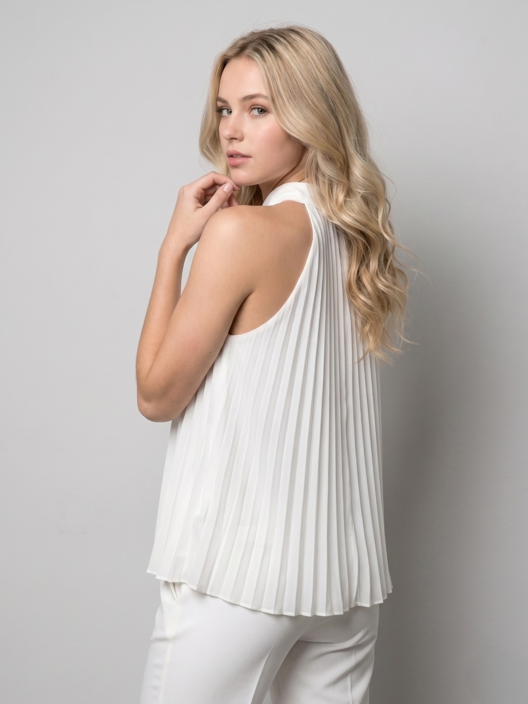 Women White Pleated Halter Neck Top 2